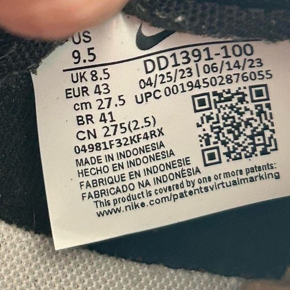 Nike Dunk Low Men’s 9.5 – Black /White Classic - Picture 9 of 9